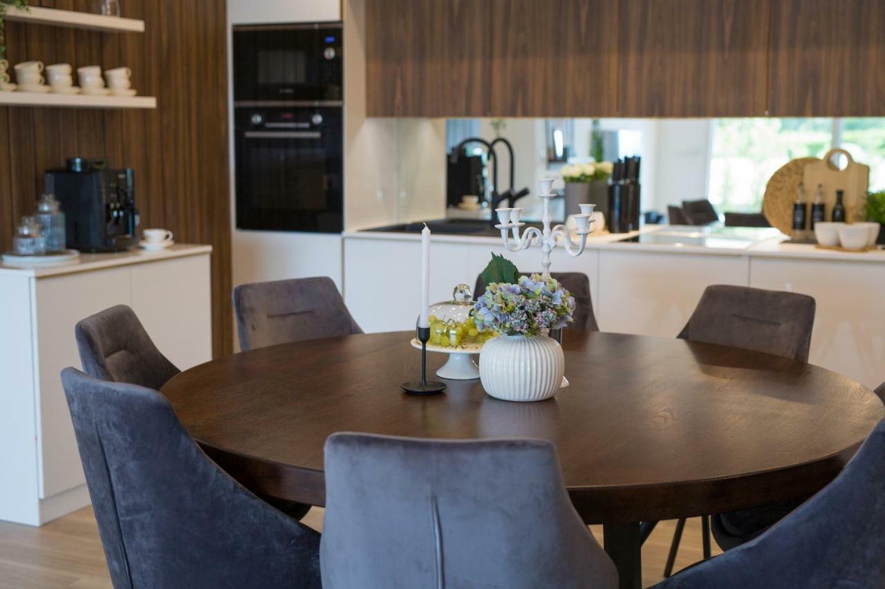 Holiday Home Elegant Vrh  Extérieur photo