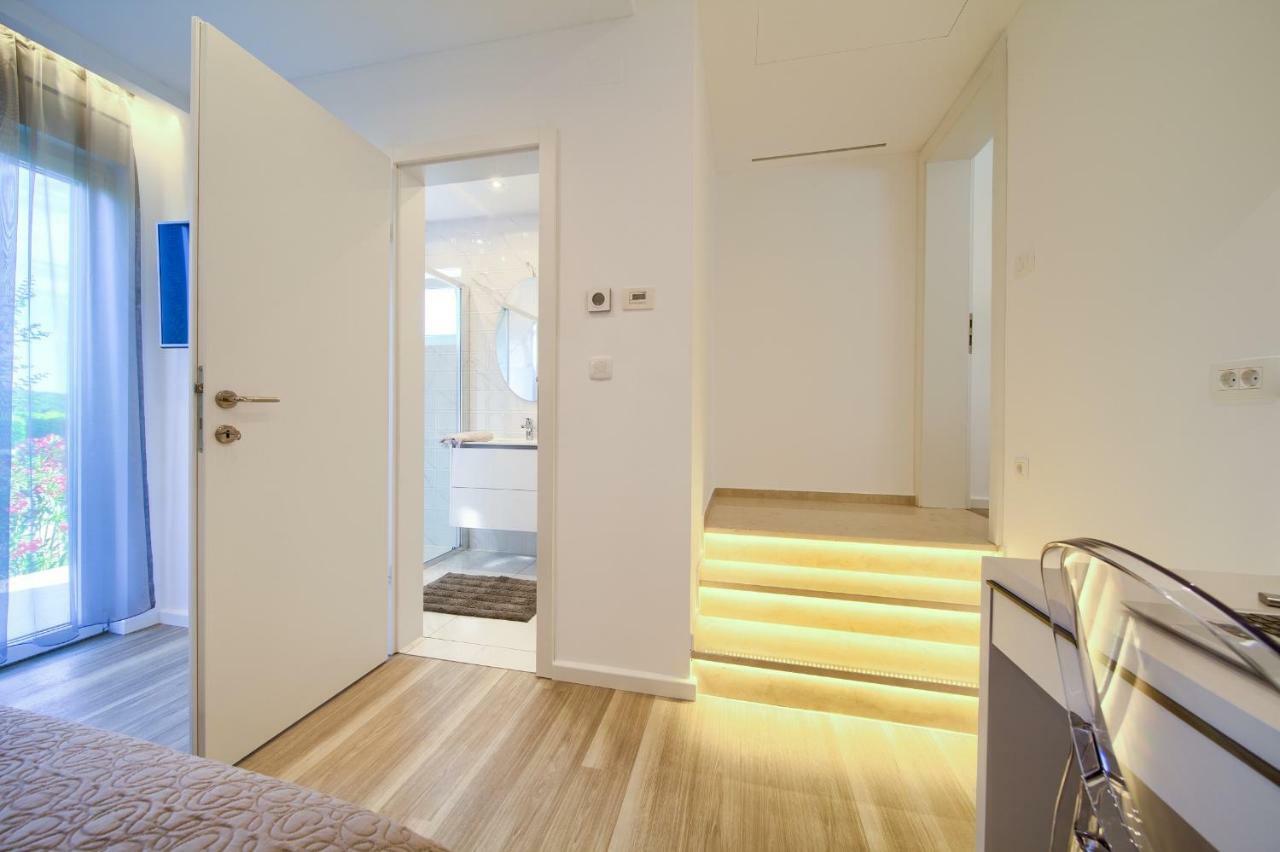 Holiday Home Elegant Vrh  Extérieur photo