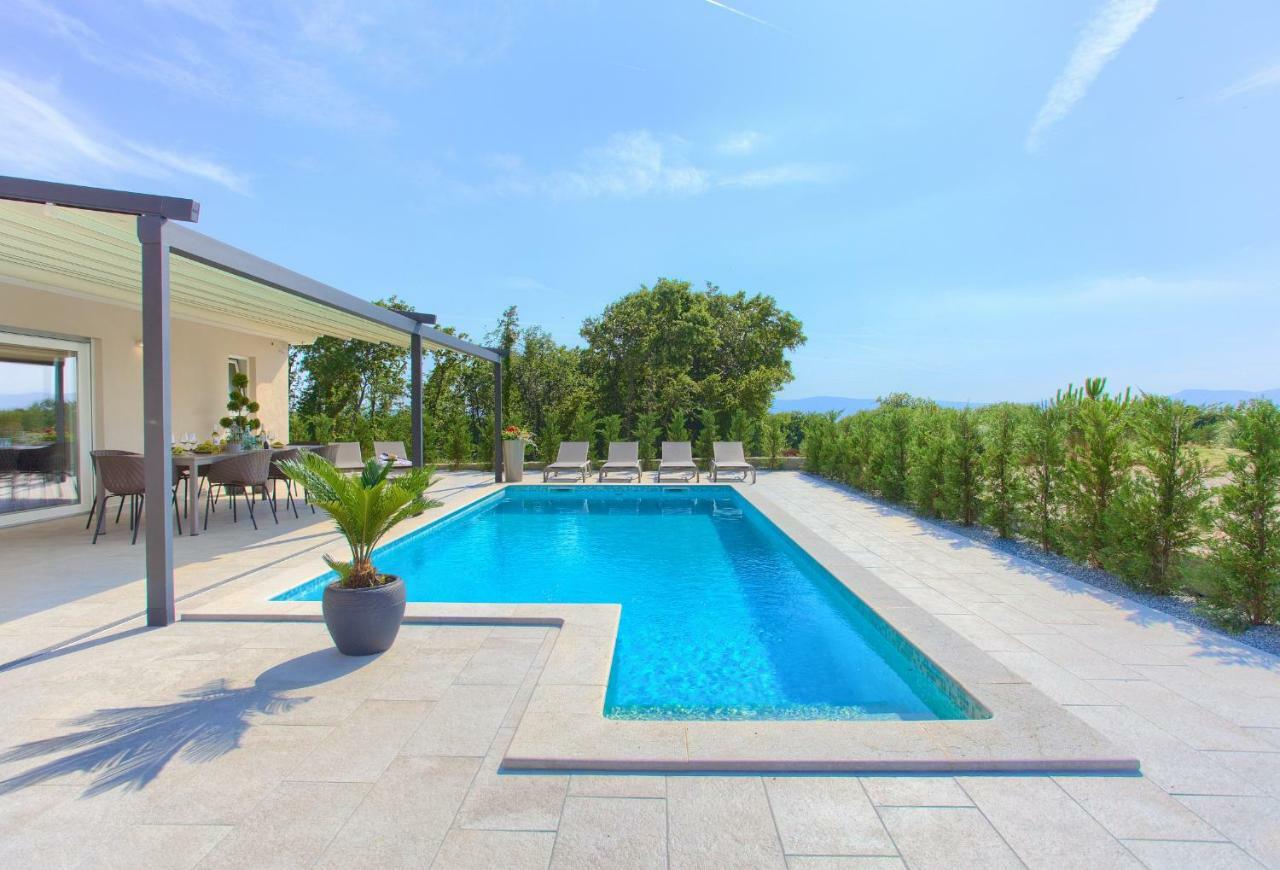Holiday Home Elegant Vrh  Extérieur photo