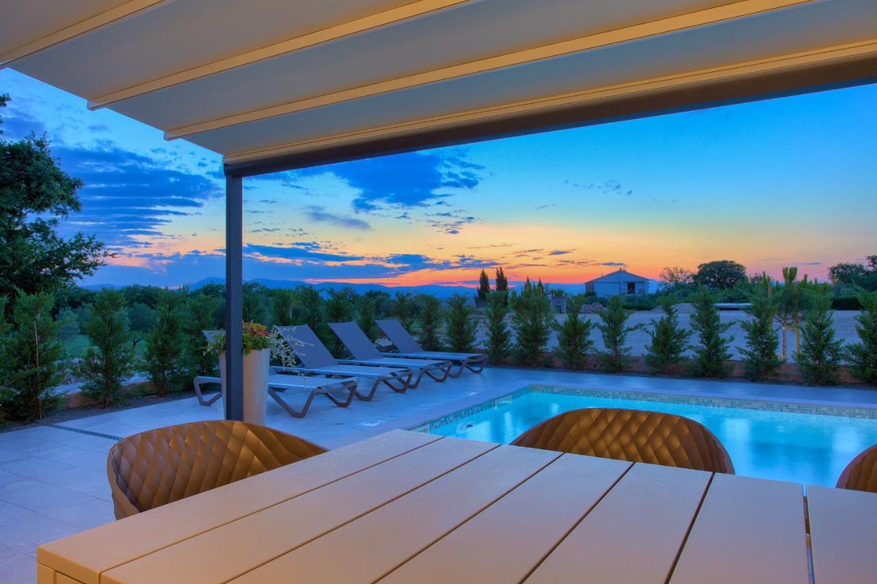 Holiday Home Elegant Vrh  Extérieur photo